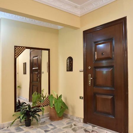 Two-Bedroom Apartment At Mohamed Farid Street Kairo Exterior foto