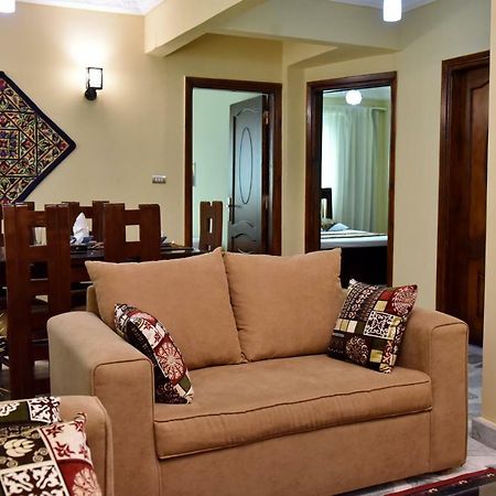 Two-Bedroom Apartment At Mohamed Farid Street Kairo Exterior foto
