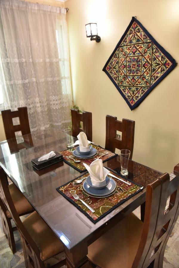 Two-Bedroom Apartment At Mohamed Farid Street Kairo Exterior foto