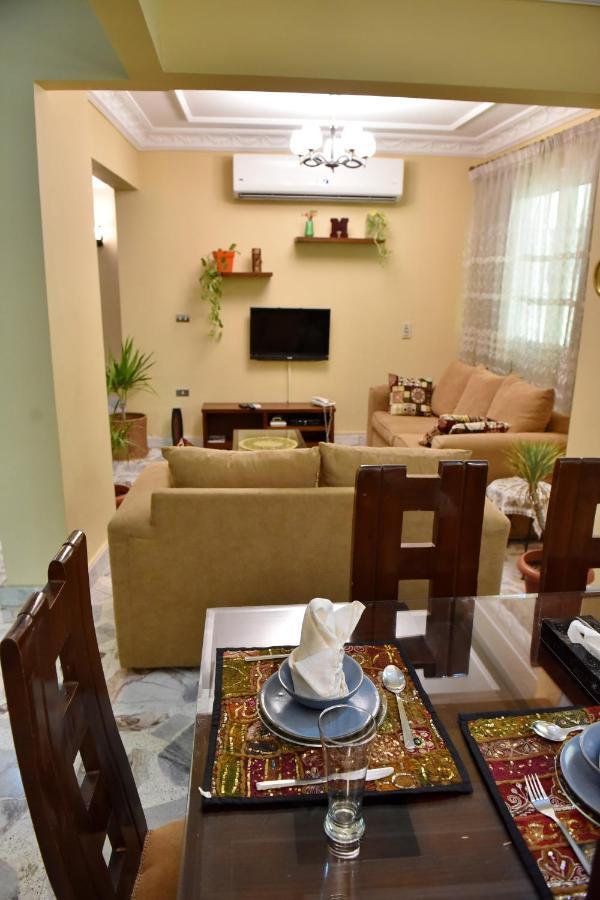 Two-Bedroom Apartment At Mohamed Farid Street Kairo Exterior foto